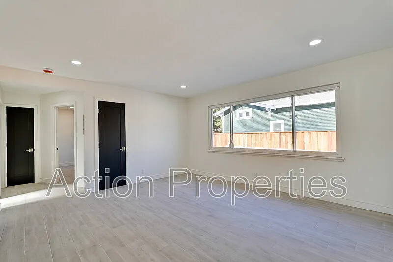 2 bed, 1.0 bath, 860 sqft, $3,995 — Photo 4