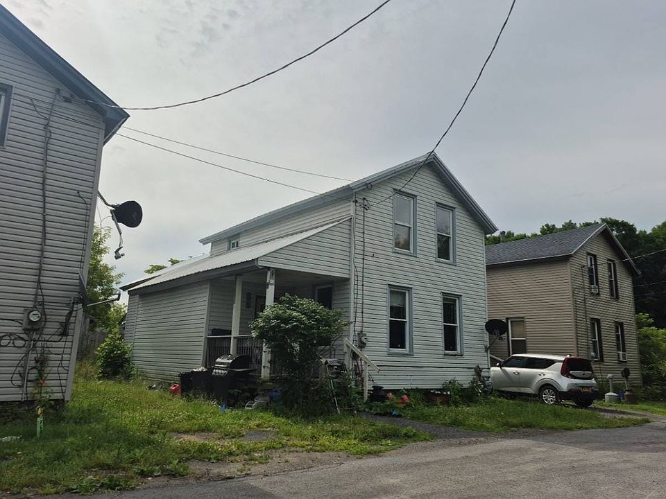 2nd image of 10 5th Ave