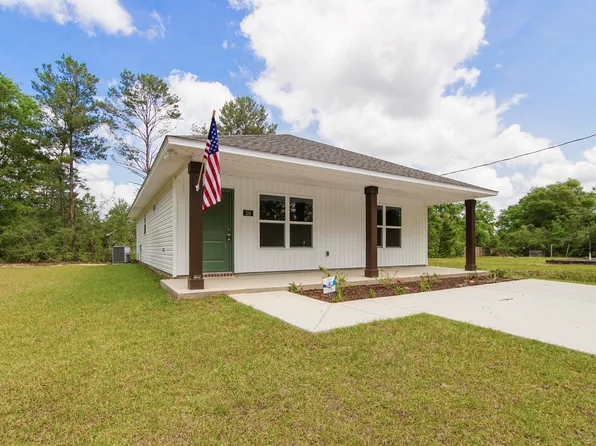 158 W Honeysuckle St, Defuniak Springs, FL 32433