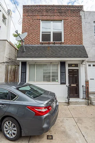 635 Dudley St Photo 1
