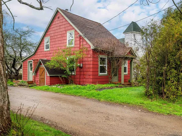 74 Highland Ave, Wolfville, NS B4P 1Z6