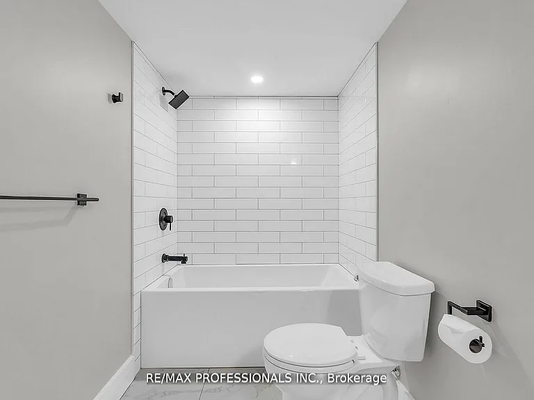 139 Byron Ave #LOWER — Photo 14