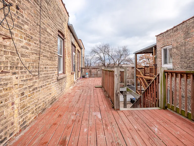 7369 N Damen Ave — Photo 10