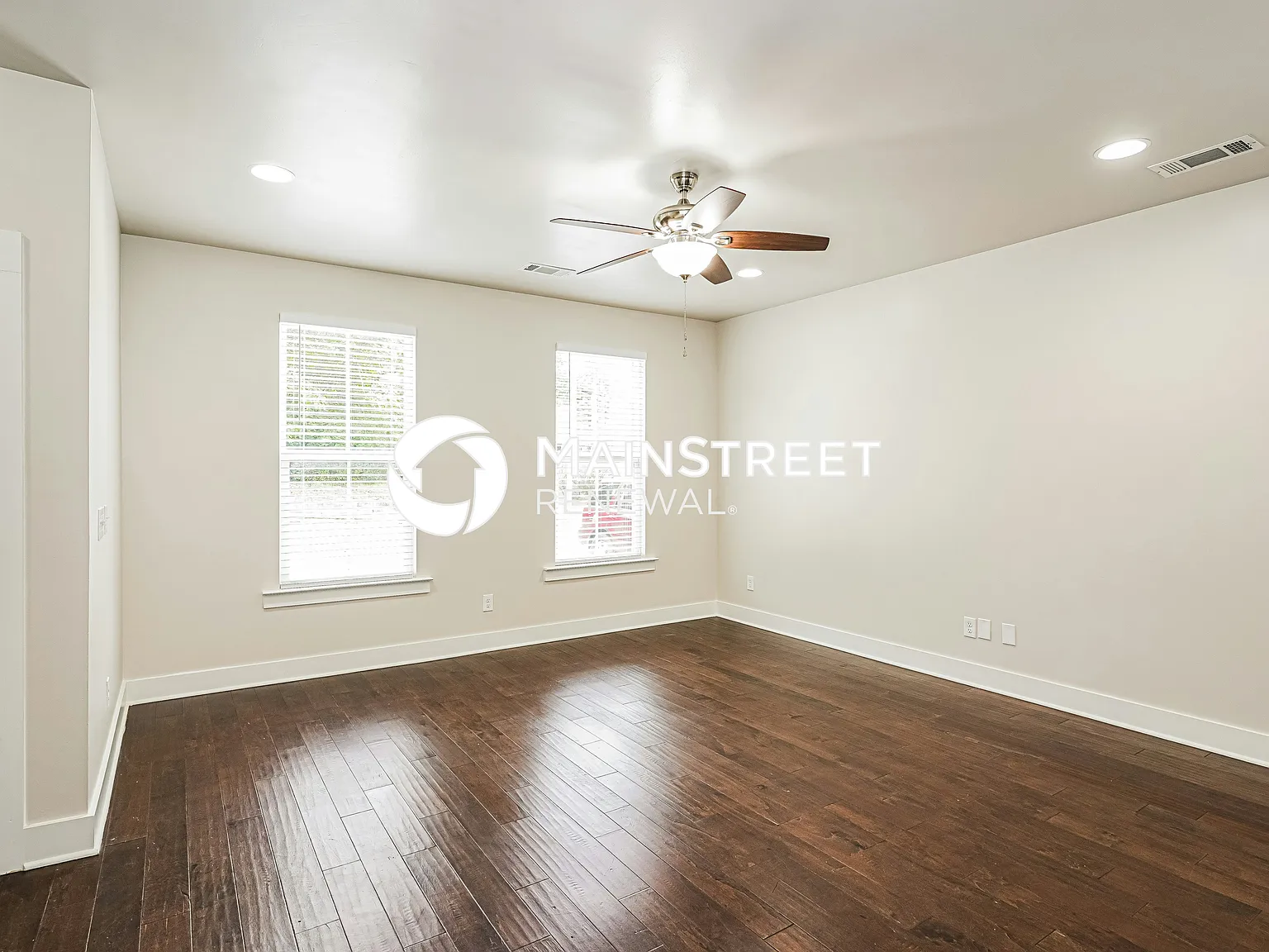 1035 Saddlestone Dr — Photo 3