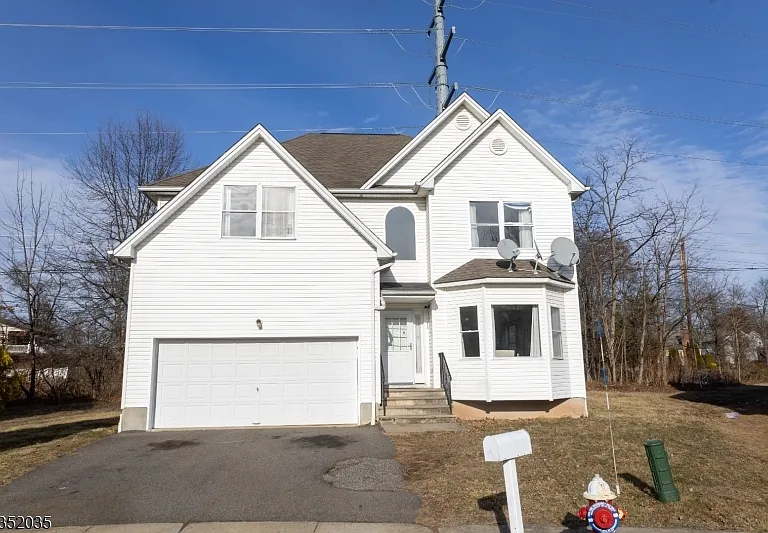 13 Cottage Way — Photo 2
