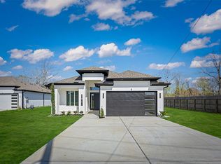 1511 Waco St, Dayton, TX 77535