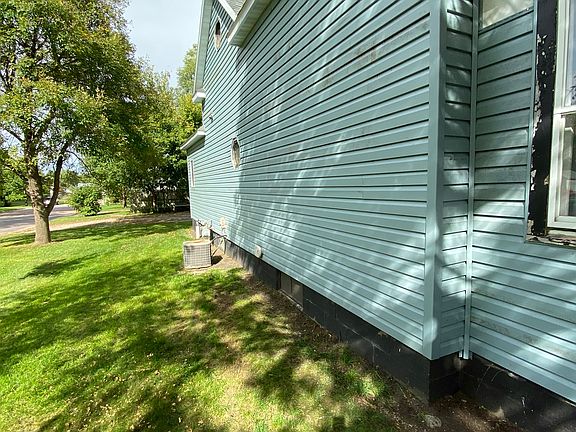 5th image of 214 W Mill St