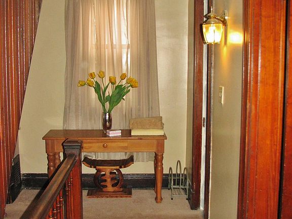 5th image of 2558 Moorman Ave