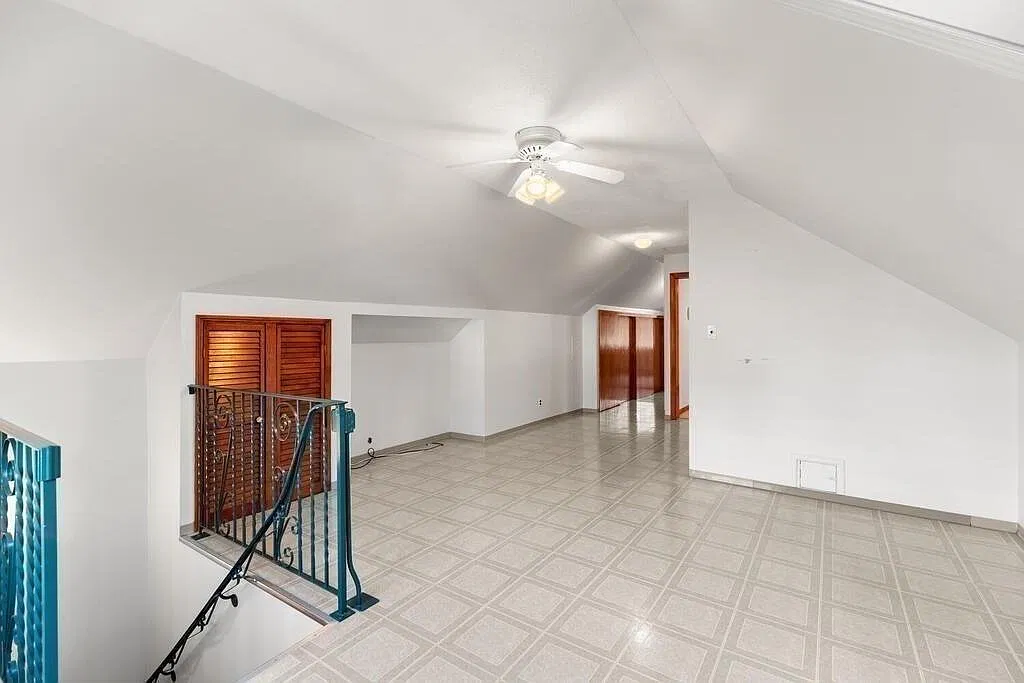 6 bed, $8,100 — Photo 3
