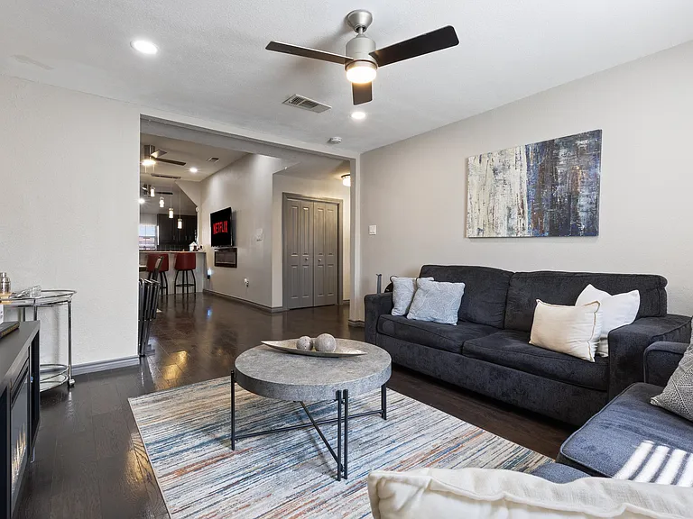 1047 Eldorado Ave — Photo 18