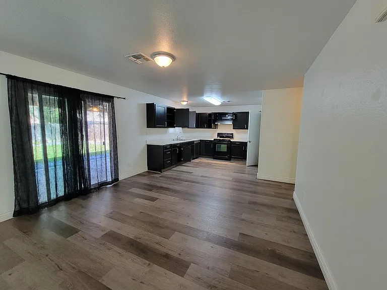 4448 W Rialto Ave — Photo 8