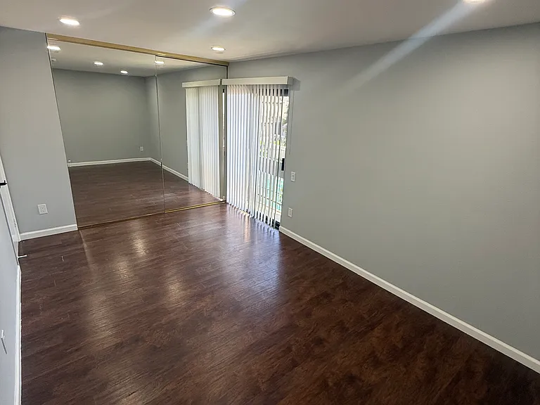 9625 Sylmar Ave #29 — Photo 19