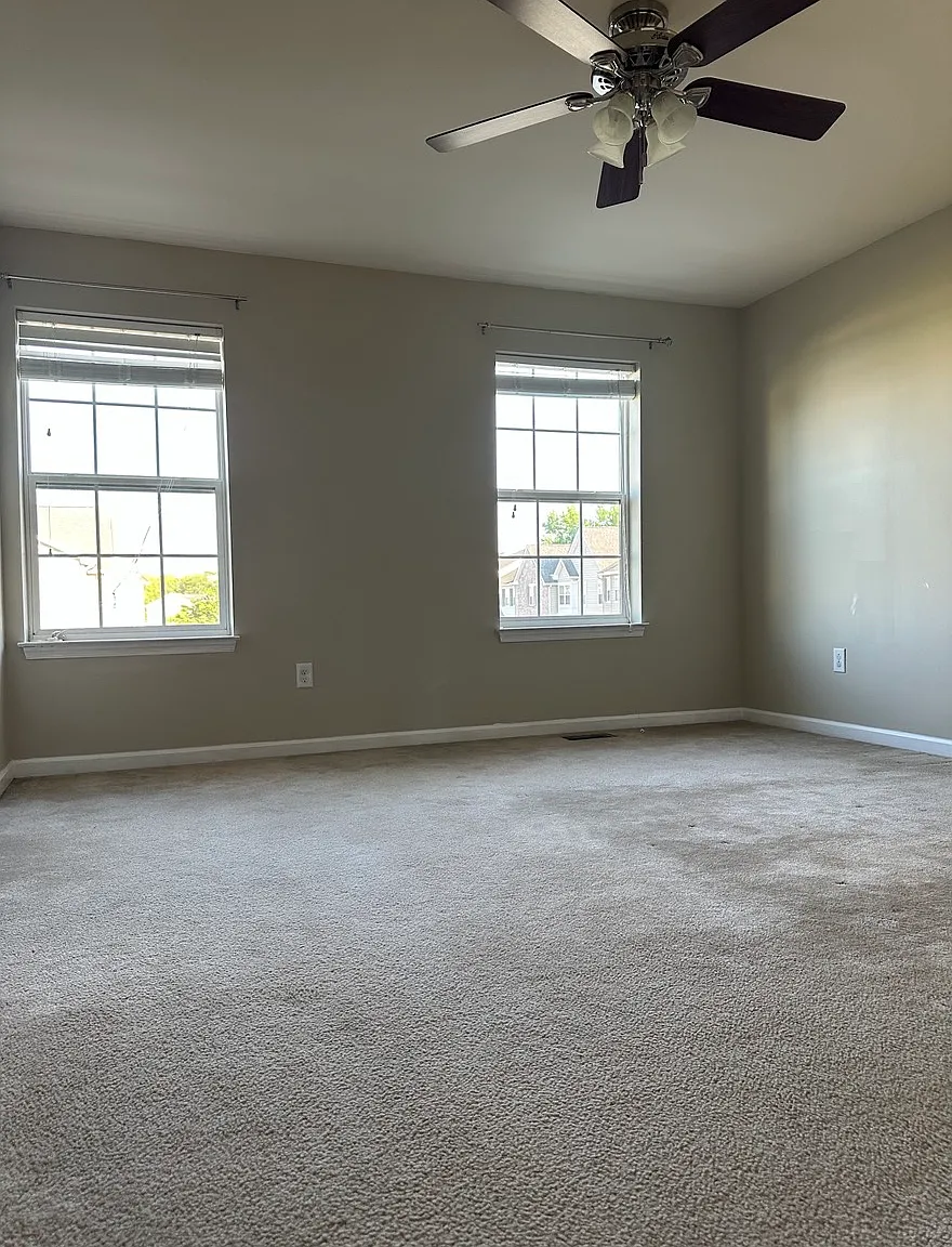 3 bed, 2100 sqft, $2,500 — Photo 4