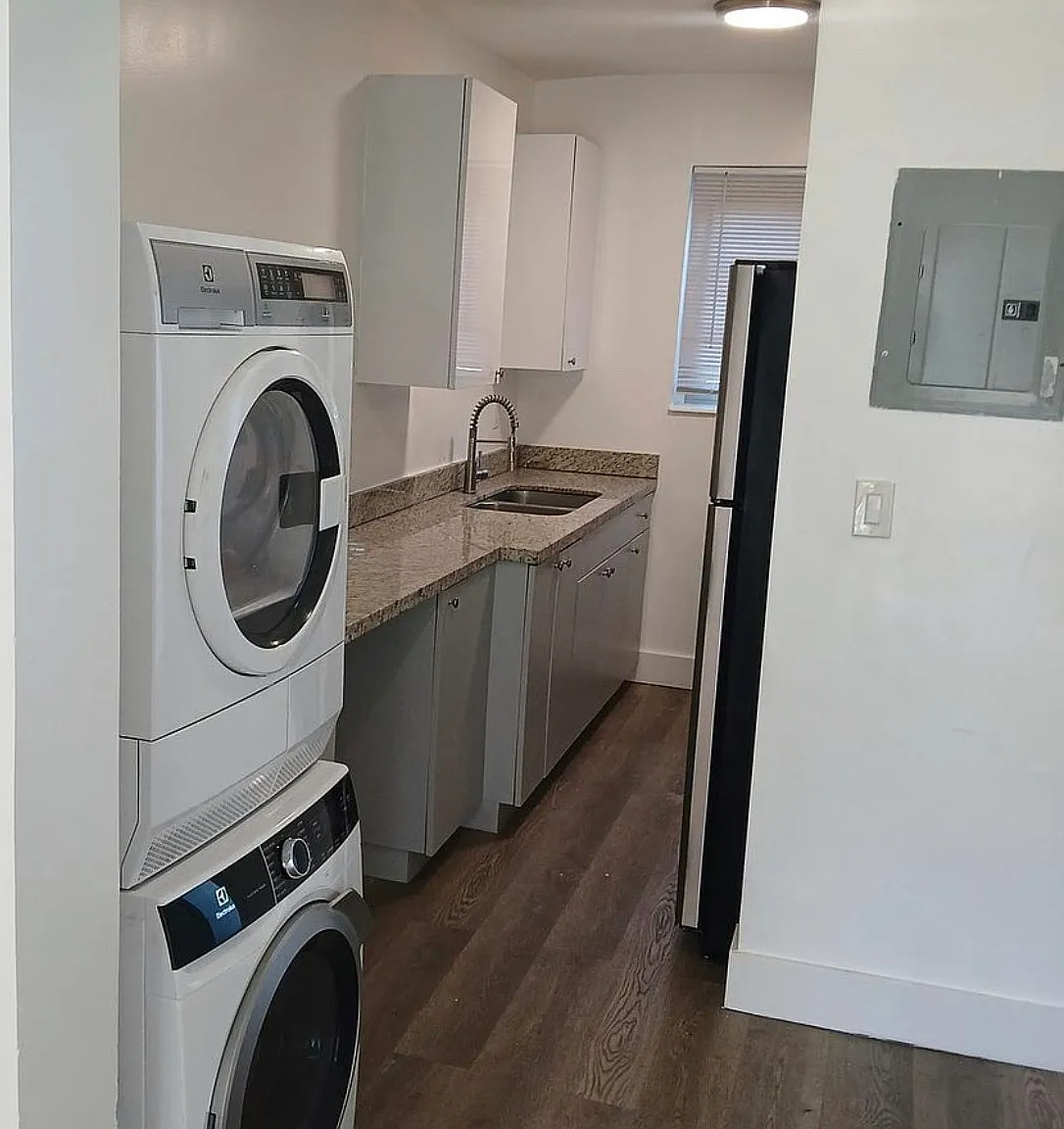 1 bed, 700 sqft, $1,800 — Photo 3
