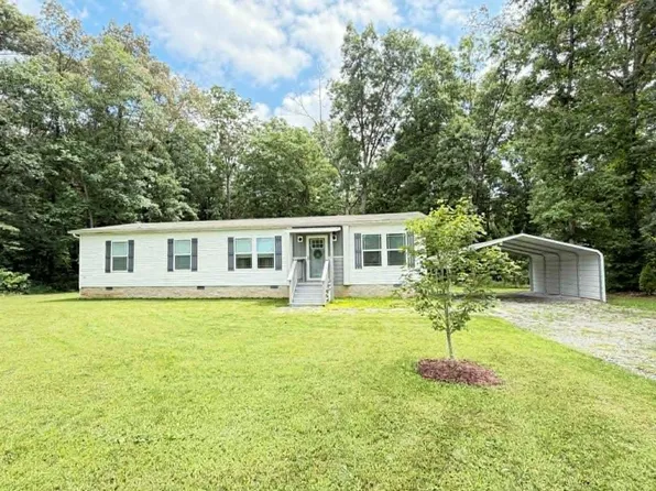 381 Dixon Rd, Crossville, TN 38571