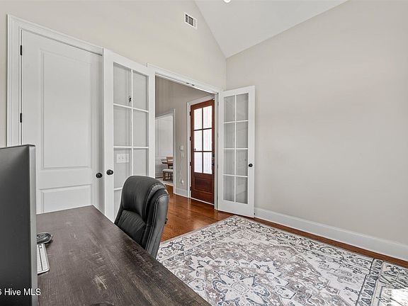 5th image of 503 River Oaks Lane