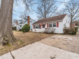 5722 4th St S, Arlington, VA 22204