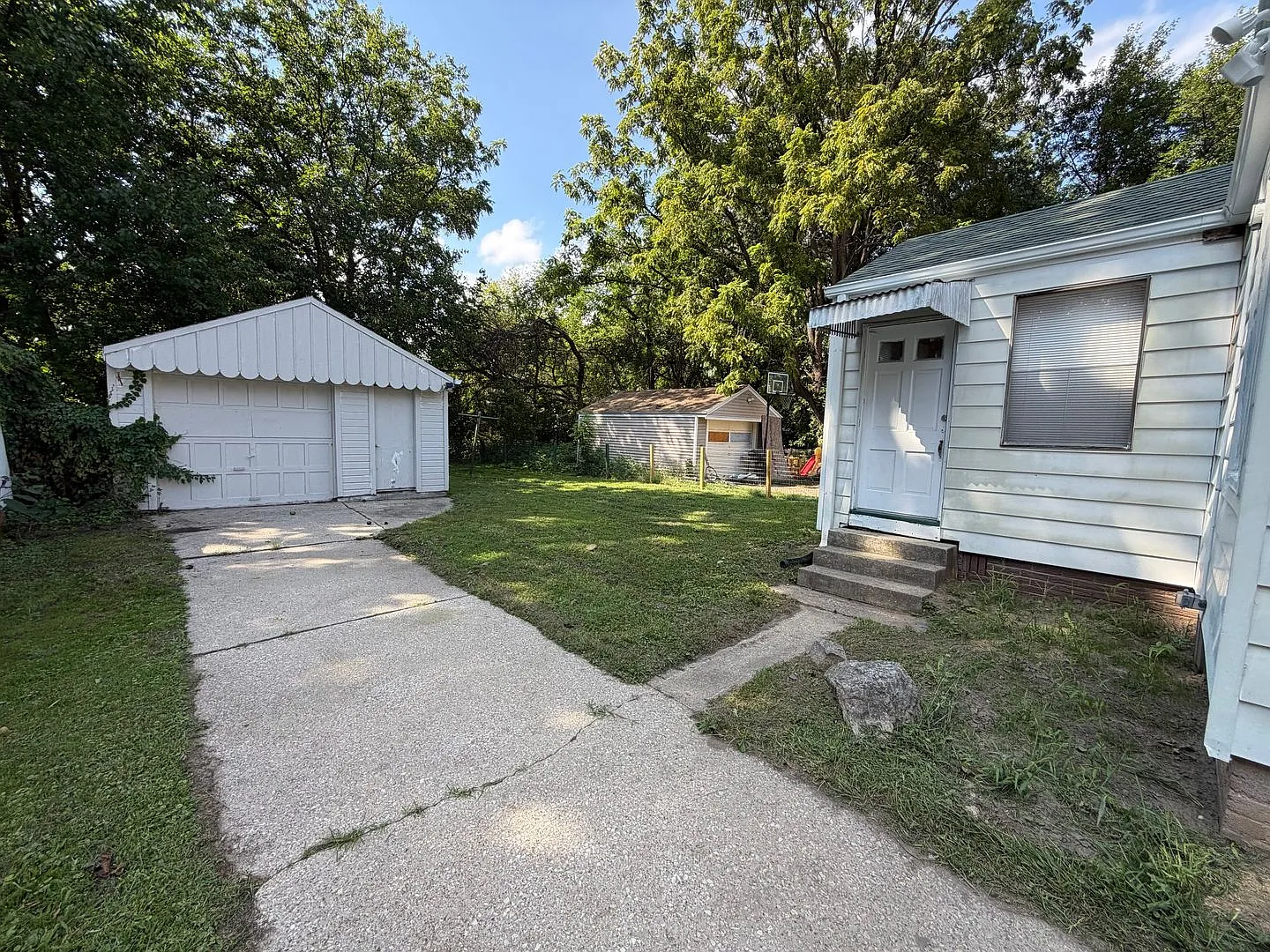 Spotless 3-BR Home near UT — Photo 2