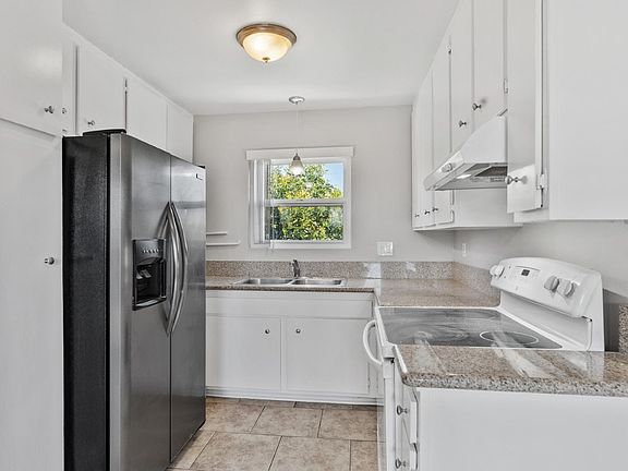 2nd image of 4122 33rd St APT 3