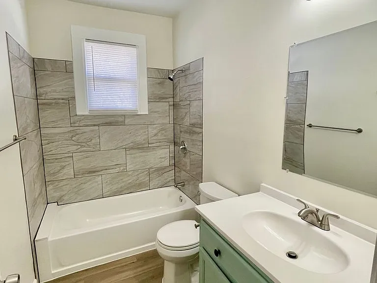 105 Summit St — Photo 11