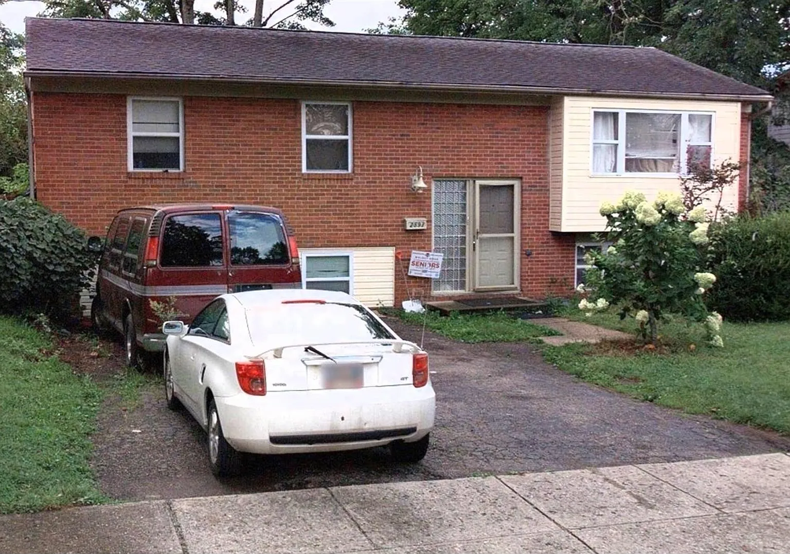 4 bed, 1.5 bath, 2054 sqft, $1,995 — Photo 1