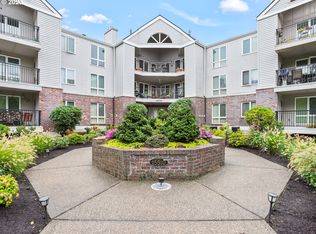 15510 NE Knott St UNIT 17, Portland, OR 97203