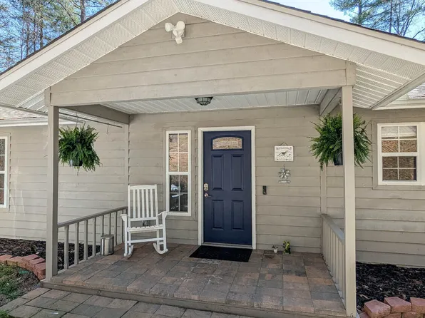 5302 Summer Wood Ln, Young Harris, GA 30582
