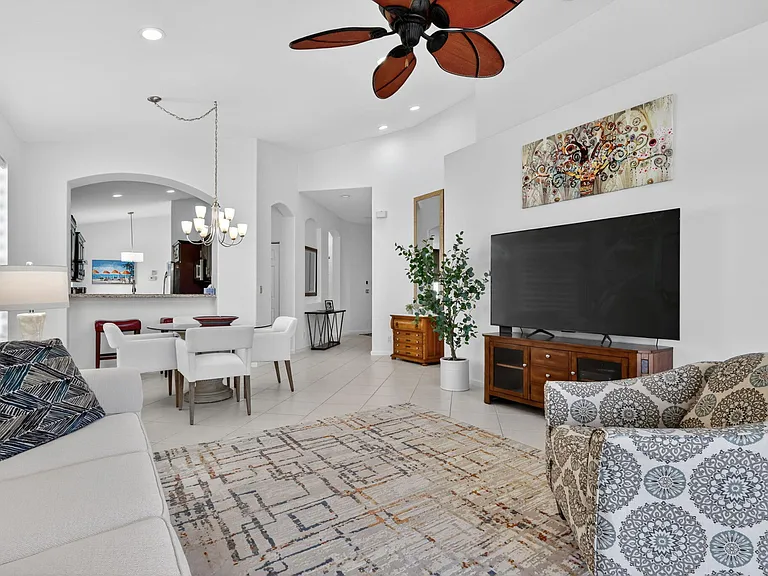 7116 Cataluna Cir — Photo 11