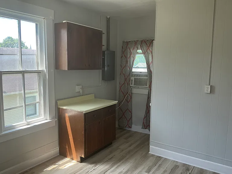 301 S 9th St #1/2 — Photo 11