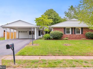 4119 Point Hollow Ln, Fairfax, VA 22033