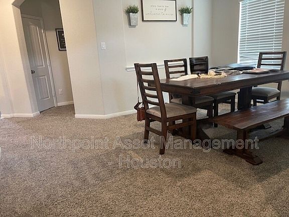 5th image of 11102 Lulu Ln