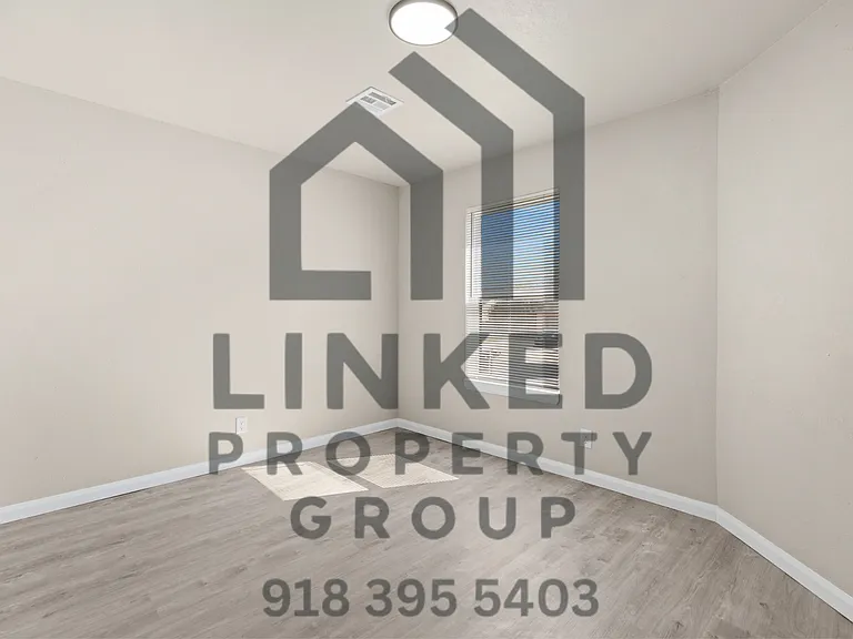 1600 W Madison St — Photo 15