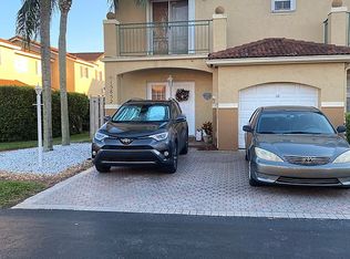 15852 SW 71st St, Miami, FL 33193