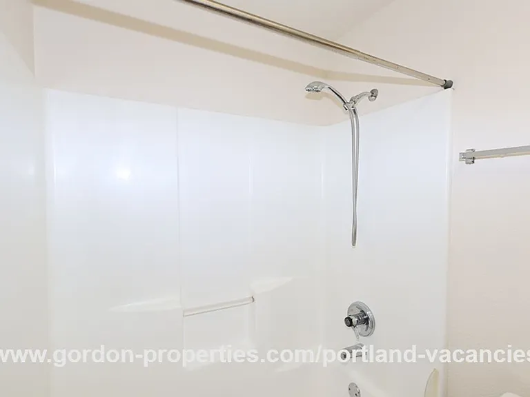 9641 SE Schiller St — Photo 17