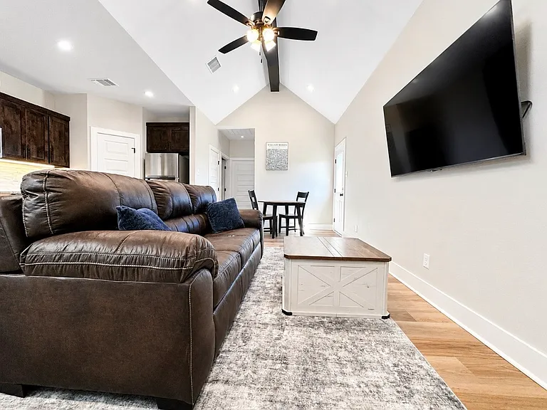 3027 Waco St — Photo 2