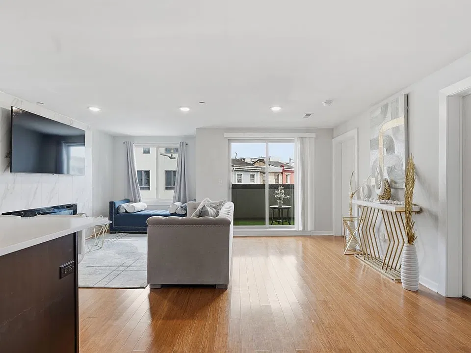 1608 Ridge Ave #304