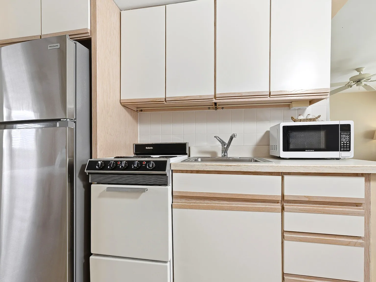 1 bed, 1.0 bath, $1,200 — Photo 4