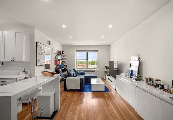 3rd image of 11145 76th Ave #B65