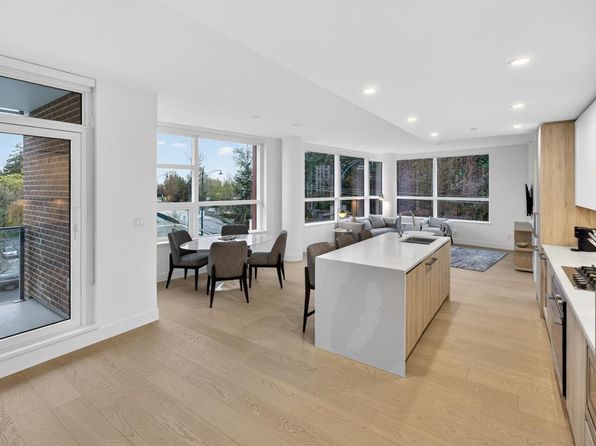 2 bedroom rental in West Vancouver — photo 4