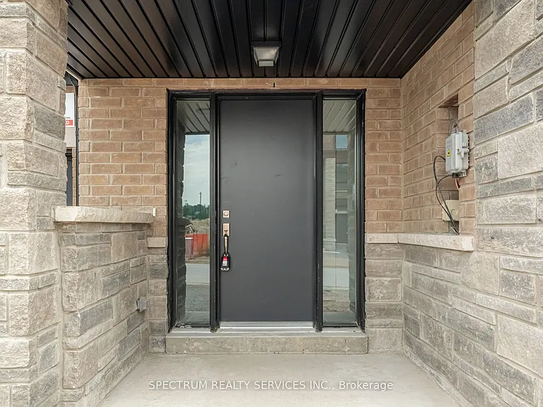146 Blue Forest Cres — Photo 4