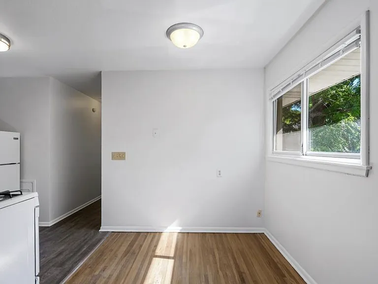 2818 East 31st Street — Photo 23