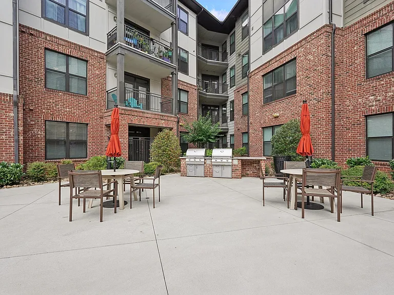 The Kirkwood Apartments at Edgewood — Photo 18