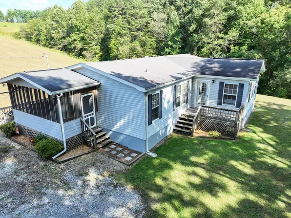2090 Chimney Top Loop, Fall Branch, TN 37656