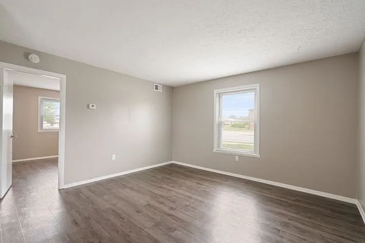 Flats at Greentree — Photo 11