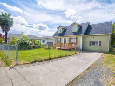 1420 Daisy Ln, Grants Pass, OR, 97527