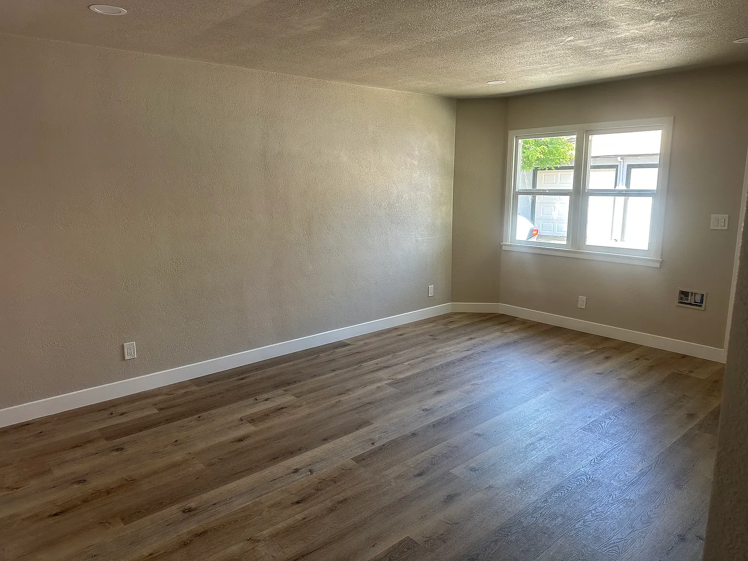 2 bed, 778 sqft, $2,200 — Photo 3
