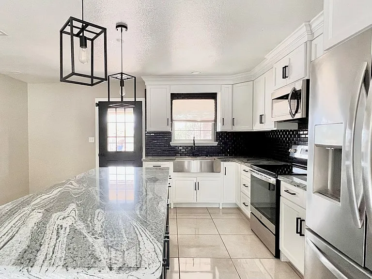 1890 Timberwood Dr — Photo 10