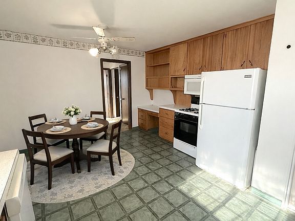 5th image of 2117 Chester Ave