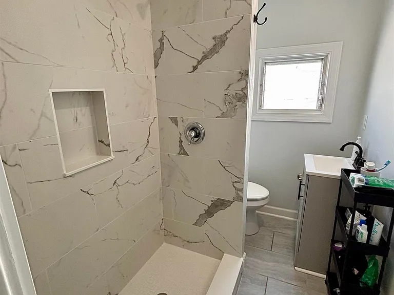 119 N Newport Ave — Photo 18