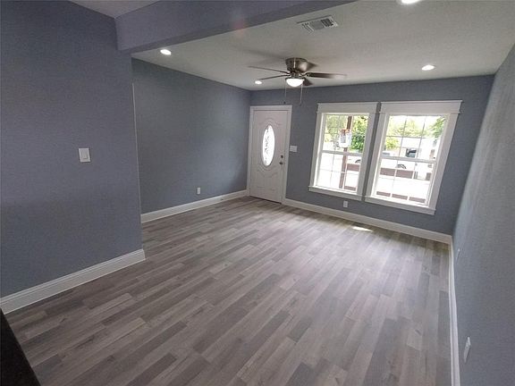 3rd image of 1000 W Mason St